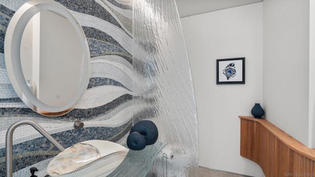 1230 Neptune Ave, Encinitas CA: https://media.crmls.org/mediaz/5d77534e-4f3b-442d-a5a7-096cab04bf53.jpg