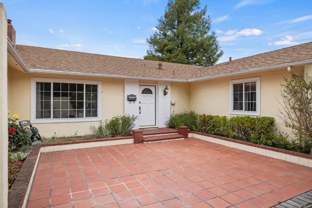 2061 Marsala Circle, Monterey CA: https://media.crmls.org/mediaz/5d77d7d9-0b8c-40b2-95c5-bfa6db240f5d.jpg