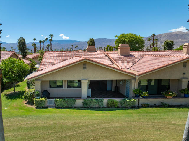 81 Camino Arroyo Place, Palm Desert CA: https://media.crmls.org/mediaz/5d786867-d2d3-471e-8890-bcb1932b21c0.jpg