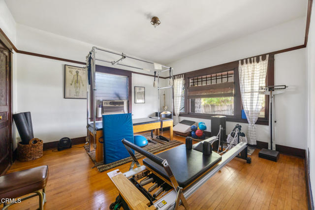 Detail Gallery Image 14 of 39 For 2400 W Main St, Alhambra,  CA 91801 - 3 Beds | 1/1 Baths