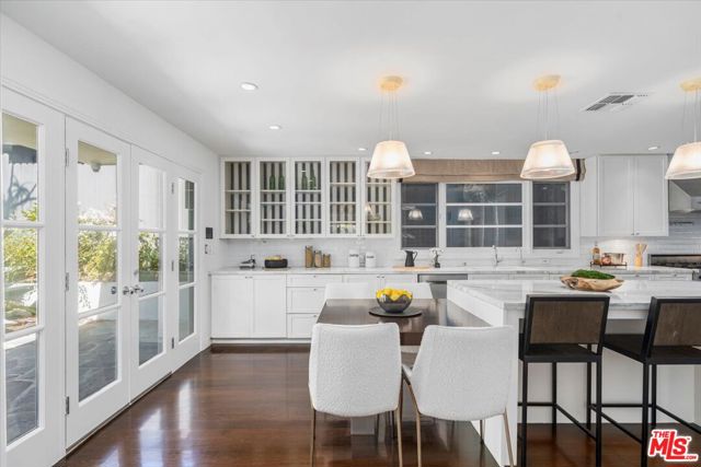 3055 Nichols Canyon Road, Los Angeles CA: https://media.crmls.org/mediaz/5d79191a-66a7-4de5-be1d-e10a17cad95f.jpg