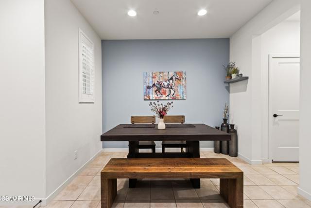 230 Farmhouse Drive, Simi Valley CA: https://media.crmls.org/mediaz/5d7939c1-ad08-4e04-bf04-4051243acfdd.jpg