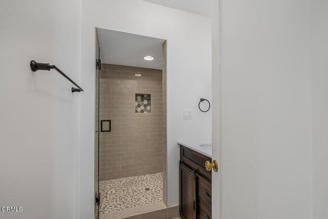 Detail Gallery Image 9 of 12 For 6131 Ranchito Ave, Los Angeles,  CA 91401 - 1 Beds | 1 Baths