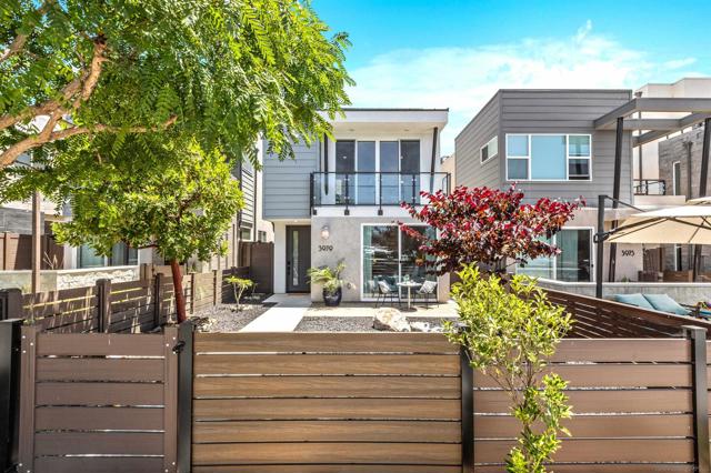 3979 Shasta St, San Diego CA: https://media.crmls.org/mediaz/5d798bed-7634-4c72-aefe-4e951c644211.jpg