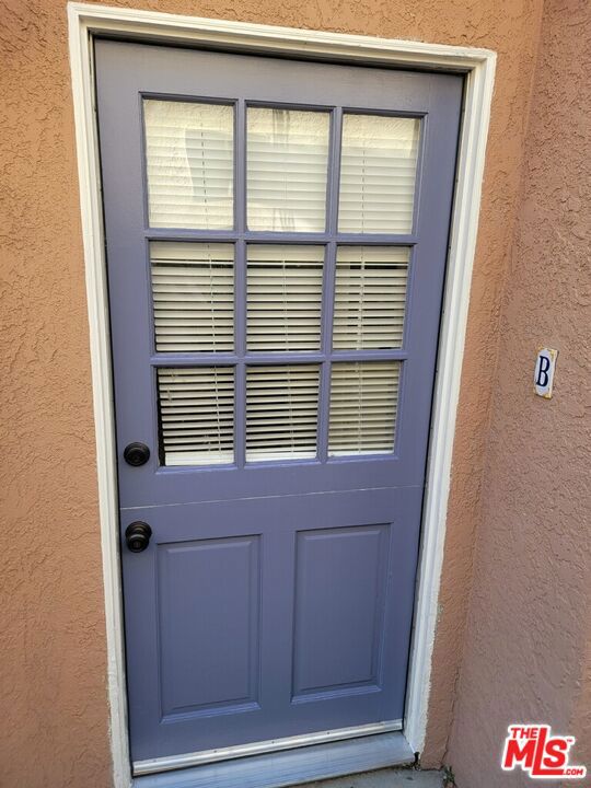 1605 E 1st Street, Long Beach CA: https://media.crmls.org/mediaz/5d79e80a-2ce6-425b-851d-57a00000553a.jpg