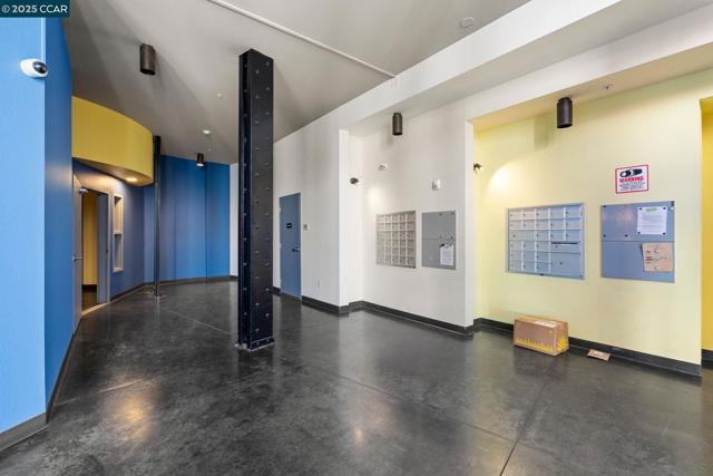 1200 65Th St, Emeryville CA: https://media.crmls.org/mediaz/5d7a1e17-e125-4426-b3d8-903bb7a86f7e.jpg