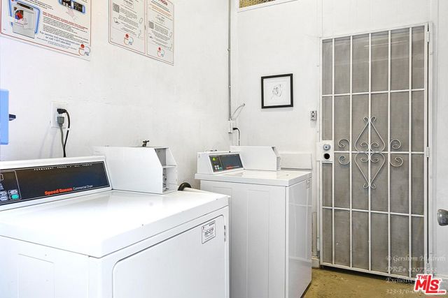 2488 N Beachwood Drive, Los Angeles CA: https://media.crmls.org/mediaz/5d7a2ba5-eebb-43a3-971a-99c41c2d8115.jpg