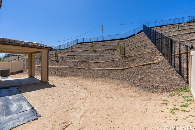 15221 DAWNING CT, Lake Elsinore CA: https://media.crmls.org/mediaz/5d7a3de7-de4d-4a27-942e-bfc62a19f12e.jpg