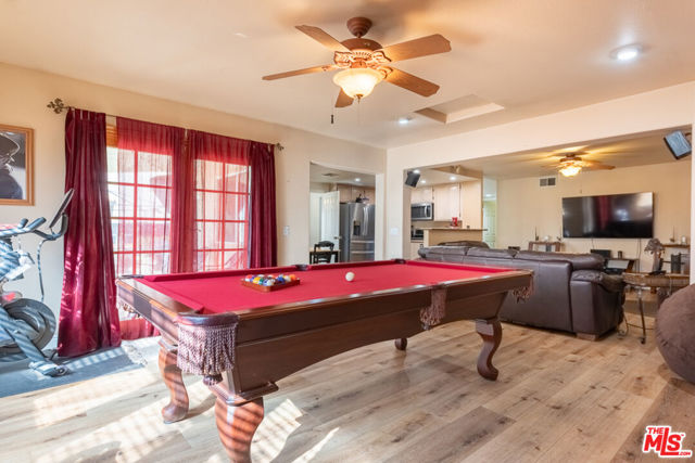 3626 W Avenue J2, Lancaster CA: https://media.crmls.org/mediaz/5d7a5ecd-976b-470c-8172-0e3fadf0bce9.jpg