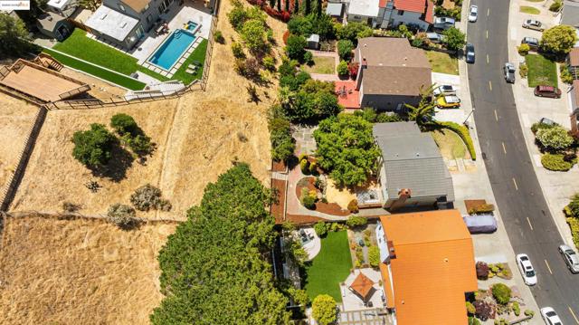 160 Manzanita Pl, Hercules CA: https://media.crmls.org/mediaz/5d7aa78f-e784-4488-9832-4729d4c88e1b.jpg