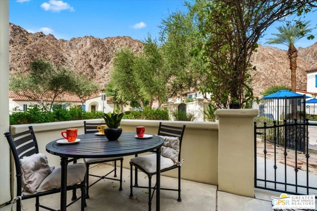 48472 Legacy Drive, La Quinta CA: https://media.crmls.org/mediaz/5d7aaf81-231e-4a2c-87ac-bdba38ddbdc2.jpg