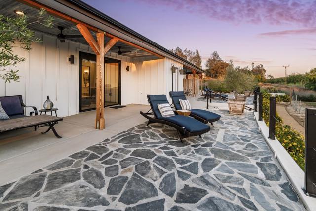 35715 Calle Nopal, Temecula CA: https://media.crmls.org/mediaz/5d7ace6c-1f4e-4838-b357-a7e5b48e9981.jpg