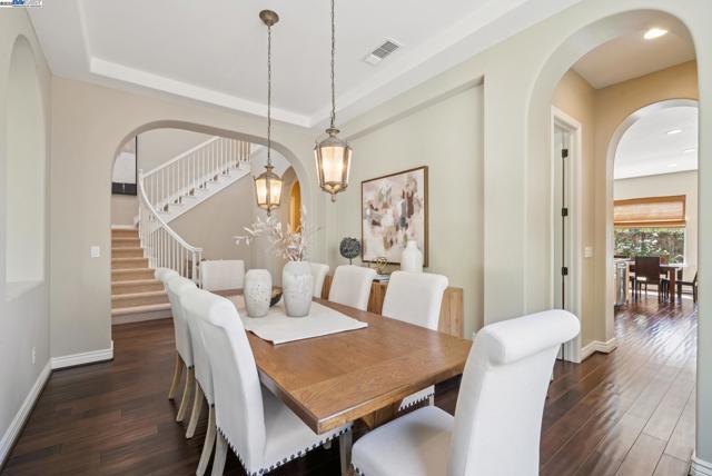 3633 Terrazzo Ct, Pleasanton CA: https://media.crmls.org/mediaz/5d7aea41-49ff-42ff-b577-6fc1efa365fb.jpg
