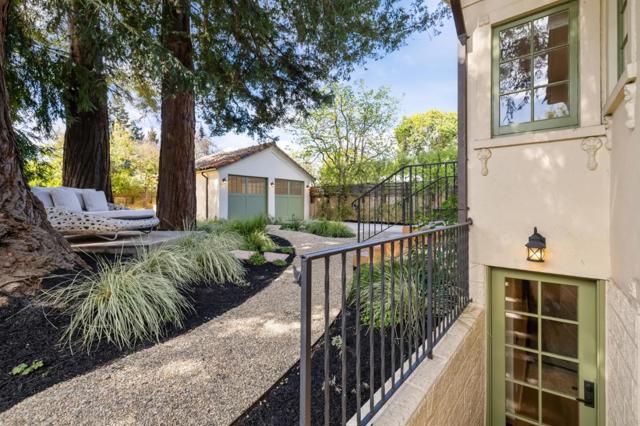 957 University Drive, Menlo Park CA: https://media.crmls.org/mediaz/5d7c05eb-25f7-4314-9757-a1114b525ce8.jpg