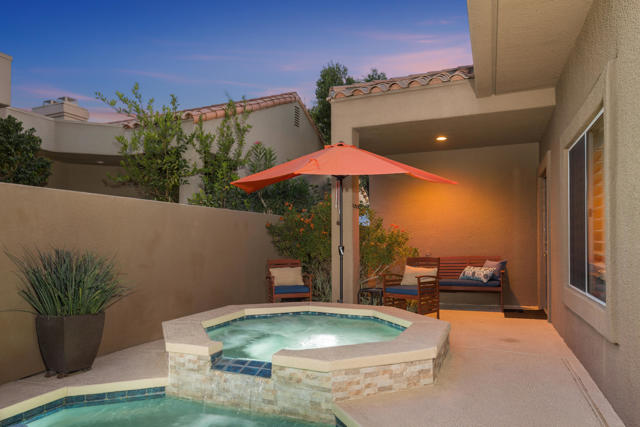 27 Oak Tree Drive, Rancho Mirage CA: https://media.crmls.org/mediaz/5d7c1de6-36fc-401e-b9be-9eea5a7d7bf8.jpg