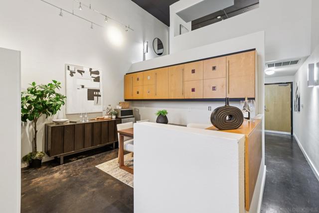 777 6Th Ave, San Diego CA: https://media.crmls.org/mediaz/5d7c6143-8fd8-418a-8221-9ea0944ae172.jpg