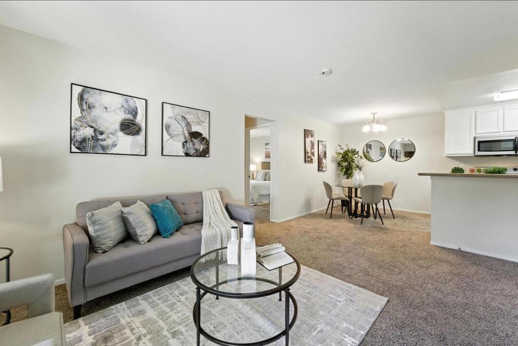 2744 Somerset Park Circle