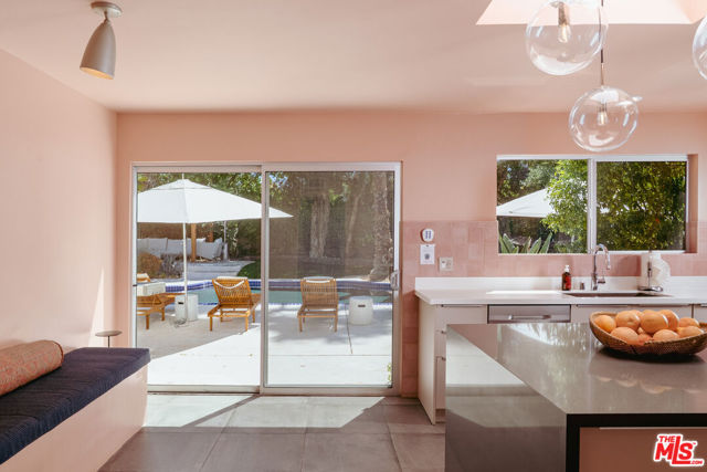 550 N Arquilla Road, Palm Springs CA: https://media.crmls.org/mediaz/5d7cefc0-abbf-4b2b-a96d-51984bf71828.jpg