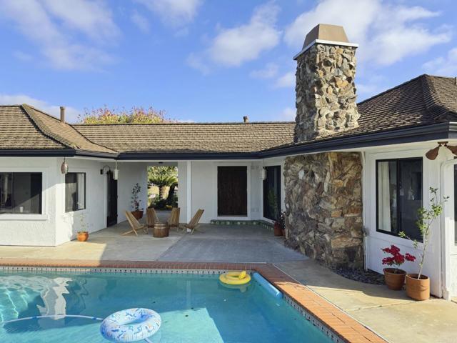 Detail Gallery Image 10 of 53 For 1650 Winterwarm Dr., Fallbrook,  CA 92028 - 3 Beds | 3 Baths