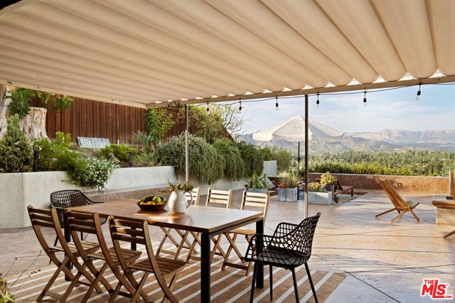 23699 Sandalwood Street, West Hills CA: https://media.crmls.org/mediaz/5d7d3456-80b2-4008-b58e-3786d54d7d73.jpg