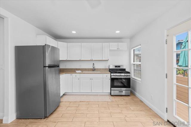 814 16 Pismo Ct., San Diego CA: https://media.crmls.org/mediaz/5d7d6db1-2fea-4a95-8a27-fac9e7aec0f1.jpg