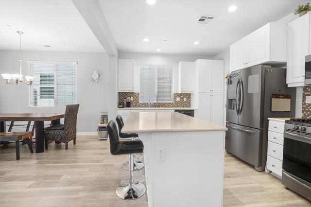 1716 Moon Orchid Ave, Chula Vista CA: https://media.crmls.org/mediaz/5d7d79dc-ab57-4ab2-909a-75eb8ddcf5e7.jpg