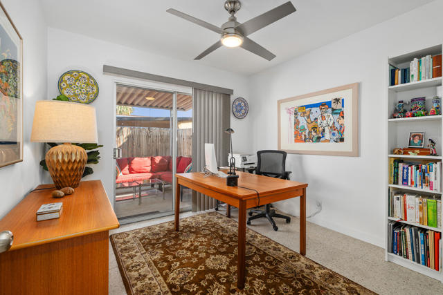 1777 E Arenas Road, Palm Springs CA: https://media.crmls.org/mediaz/5d7dd324-2953-49dd-b81f-1ef89fe54dd3.jpg