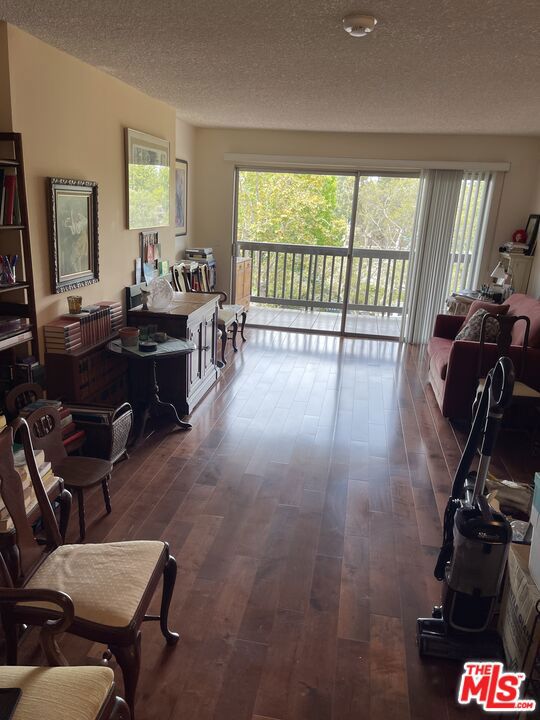 3307 Raintree Circle photo 2