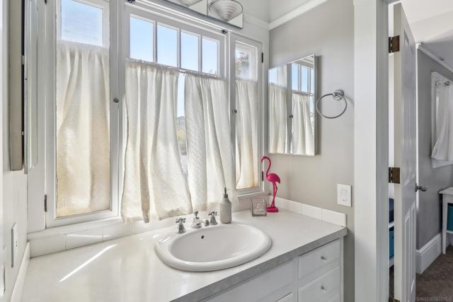 4472 Hortensia St, San Diego CA: https://media.crmls.org/mediaz/5d7f72c0-87d8-44a9-a0b6-af597017e811.jpg