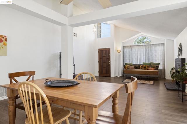 751 Pueblo Way, Vallejo CA: https://media.crmls.org/mediaz/5d7f74a8-0b3f-4796-bbd0-5bc267b23c6d.jpg