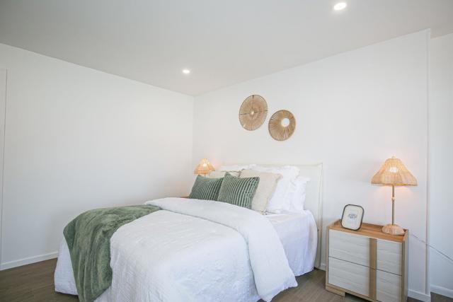 224 Shields Street, San Francisco CA: https://media.crmls.org/mediaz/5d801a9e-5843-4f3d-bbab-af1670d2ffba.jpg