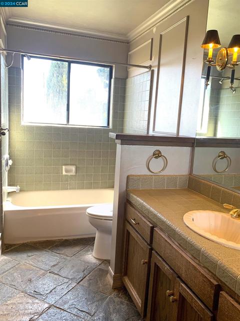 29 Anton Way, Novato CA: https://media.crmls.org/mediaz/5d8056cb-5fe0-49c9-ab6e-81780d0ce3d1.jpg