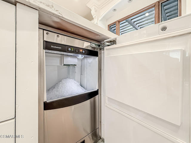 25877 Shady Oak Lane, Valencia CA: https://media.crmls.org/mediaz/5d80588c-e0df-47dd-aead-4e39b895b823.jpg