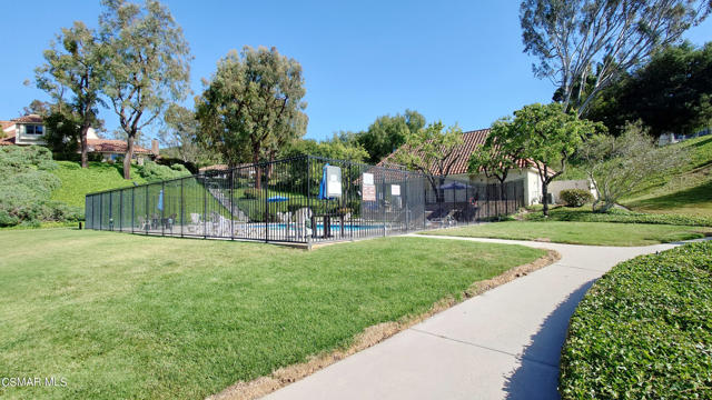 722 Blue Oak Avenue, Newbury Park CA: https://media.crmls.org/mediaz/5d80ae67-dcbf-4811-83e2-0b0e65396685.jpg