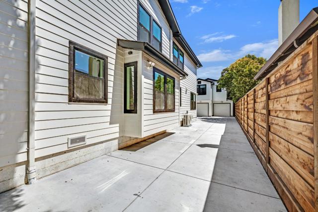 35 Arch Street, Redwood City CA: https://media.crmls.org/mediaz/5d80d993-74a3-4951-9cf2-a7ffba296001.jpg