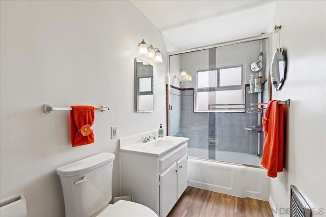 1658 Greenfield Dr, El Cajon CA: https://media.crmls.org/mediaz/5d811cf1-f5bc-48c2-a068-5fd9f7b03e4c.jpg