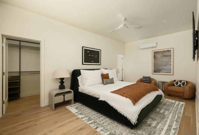 2841 Bayside Walk, San Diego CA: https://media.crmls.org/mediaz/5d81c3e8-acb7-42bb-892d-a57d8d131542.jpg