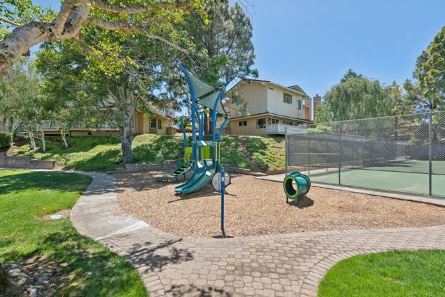 6 Sorrel Lane, San Carlos CA: https://media.crmls.org/mediaz/5d820b2a-6b58-4915-8e1c-6ec26d440f77.jpg