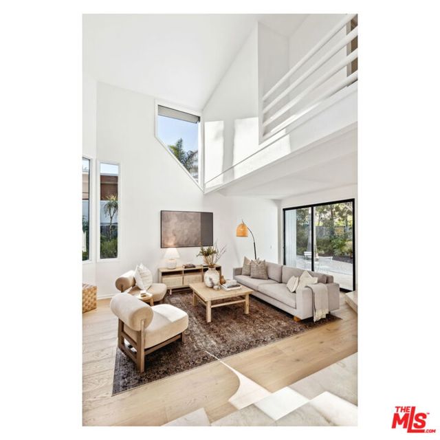 8105 Buena Fortuna Street, Carpinteria CA: https://media.crmls.org/mediaz/5d825bcf-ee9a-4d01-b183-2126fe61a132.jpg