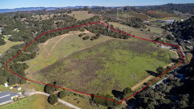 27 Long Valley Road, Castroville CA: https://media.crmls.org/mediaz/5d830c57-a4e9-433c-bc03-fb2f1ff2ea4c.jpg