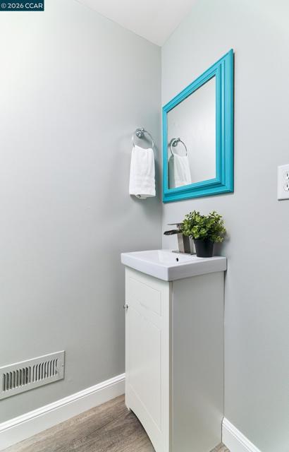 Image 32 of 43 For 23 Capistrano Ct