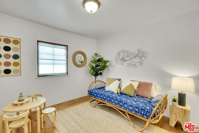 4300 Laurelgrove Avenue, Studio City CA: https://media.crmls.org/mediaz/5d838c0c-7ad5-4aa0-8e06-024b5598e719.jpg