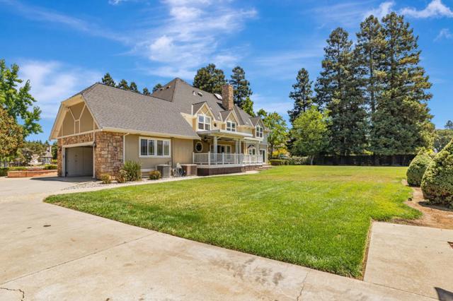 9885 Lantz Drive, Morgan Hill CA: https://media.crmls.org/mediaz/5d83d72e-eb7c-461e-b8da-786bd677dc65.jpg