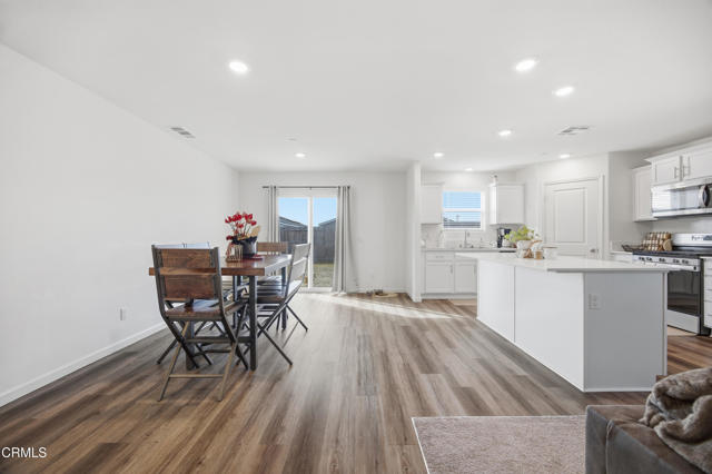 Detail Gallery Image 9 of 34 For 6003 Vespucci Ave, Bakersfield,  CA 93313 - 4 Beds | 3 Baths