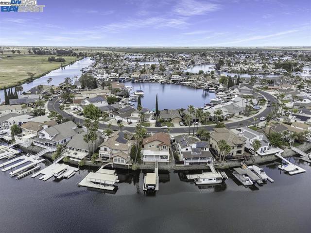 4892 South Pt, Discovery Bay CA: https://media.crmls.org/mediaz/5d83f8db-2849-4c89-9737-221597d4d24b.jpg
