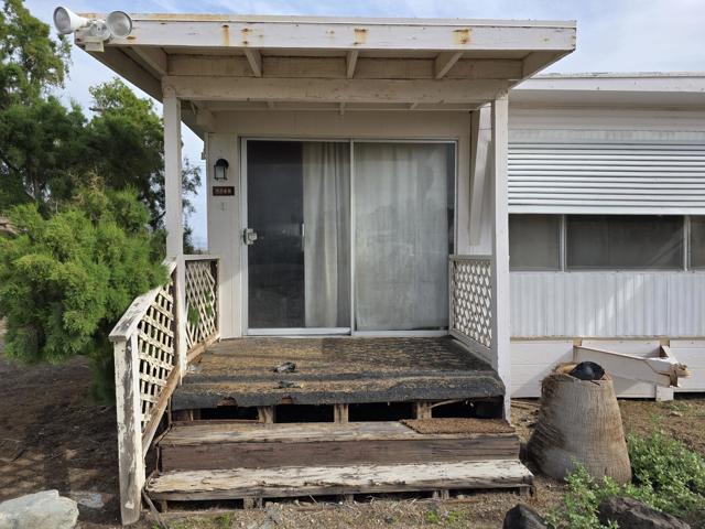 9588 Avenue H, Bombay Beach CA: https://media.crmls.org/mediaz/5d83fe56-bc20-4cbe-aef2-2feb1eb94bfa.jpg