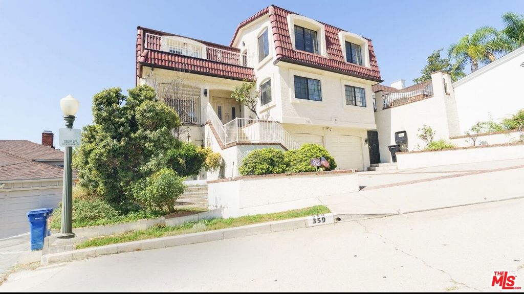 359 Dalkeith Avenue — architectural residence