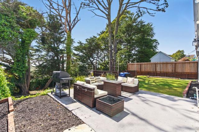 640 Heather Court, Pacifica CA: https://media.crmls.org/mediaz/5d844ea1-78e0-4245-b86e-09c17deb2019.jpg