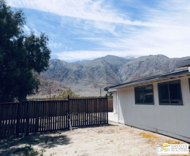 15875 N Crystal Springs Drive, Palm Springs CA: https://media.crmls.org/mediaz/5d847ed7-c186-481d-ad62-cbfd7d6c4f2c.jpg