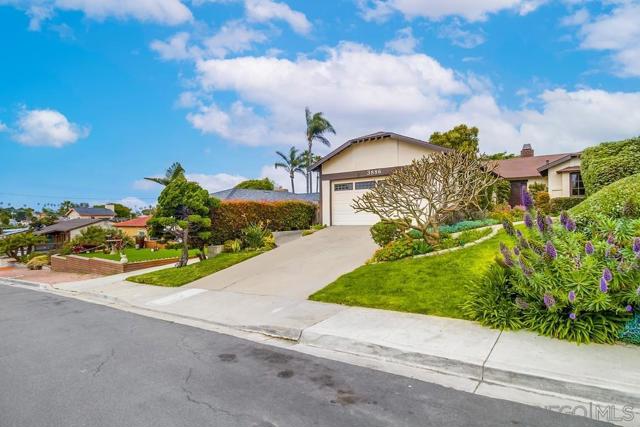 3886 Santa Cruz, San Diego CA: https://media.crmls.org/mediaz/5d84d7e4-0cae-41c1-ad5b-6cd3bda4ea25.jpg